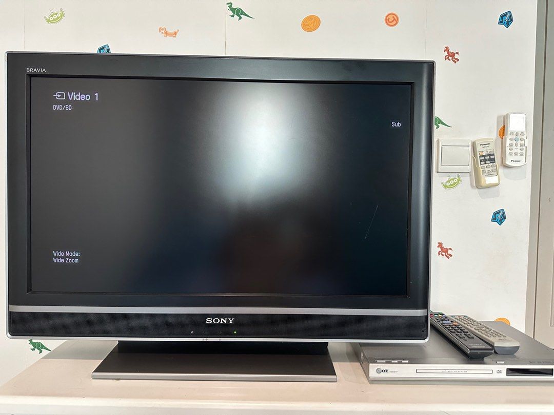 Sony Bravia LCD TV with DVD Player, TV & Home Appliances, TV