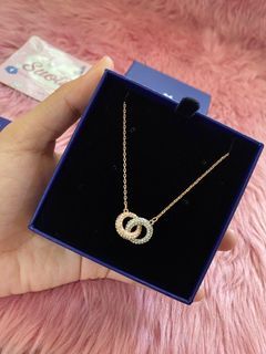 Gucci Crystal Interlocking GG Strawberry Pendant Necklace - Gold-Tone Metal Pendant  Necklace, Necklaces - GUC1353271