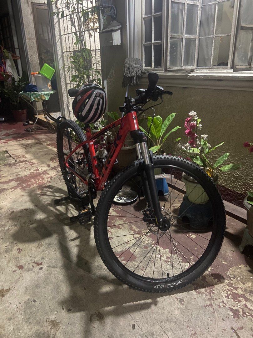 TREK MARLIN 6 (Category: Bicycles) located in Quezon City. Submitted by shanny.dope (Listing ID 1258775475, Image 1). Description: Trek Marlin 6 ‼️ Size medium 27 Group set Altus Shimano Tires Boutregear Issue: may stains lang yung stand niya other than that it’s all good 😎 Cubao Area Pag outside cubao we can talk it out naman kung pano niyo makuha yung bike :> NEGO ‼️.