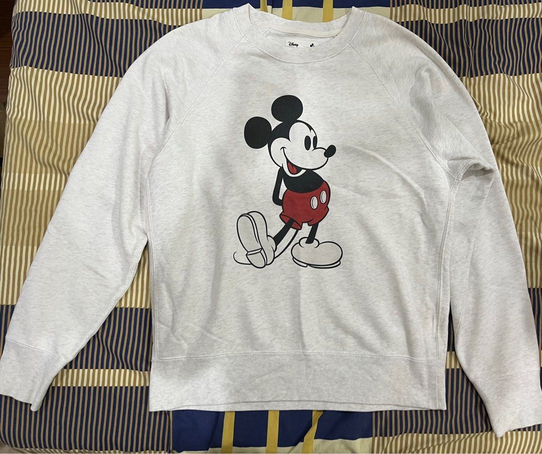 Uniqlo mickey sweatshirt online