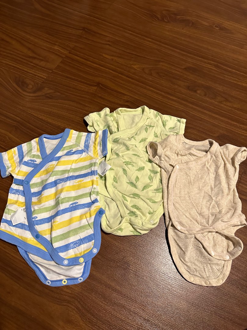 Uniqlo Wrap Onesies Size 60/70 NB, Babies & Kids, Babies & Kids Fashion