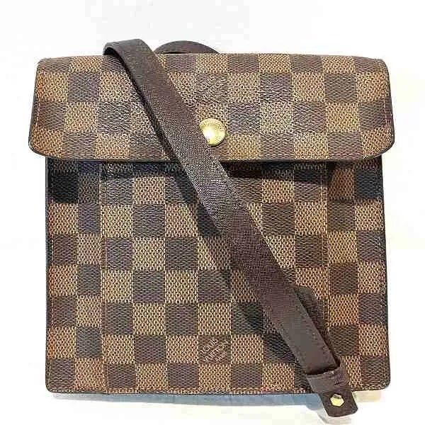 Authentic Louis Vuitton Long Wallet Damier, Luxury, Bags & Wallets on  Carousell