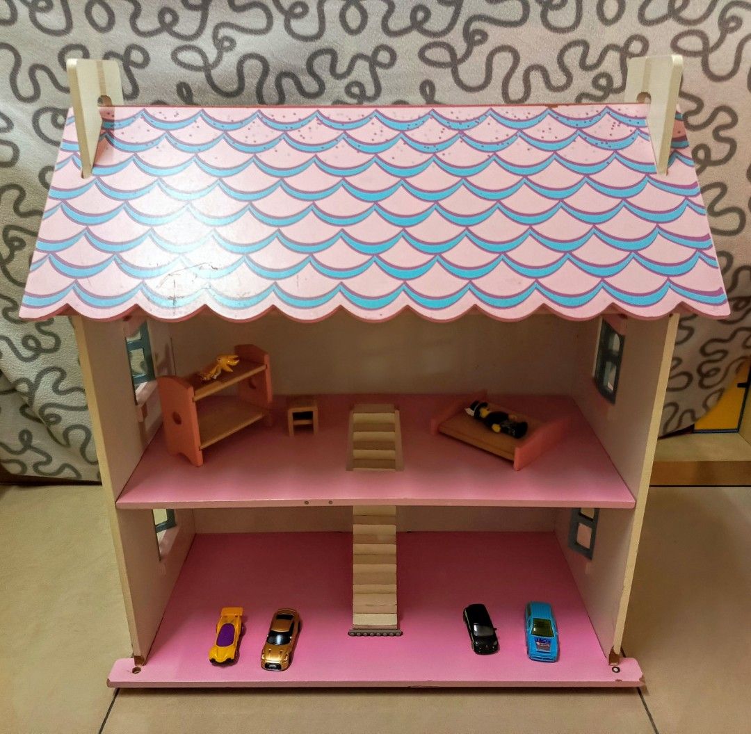 Used sales wooden dollhouse