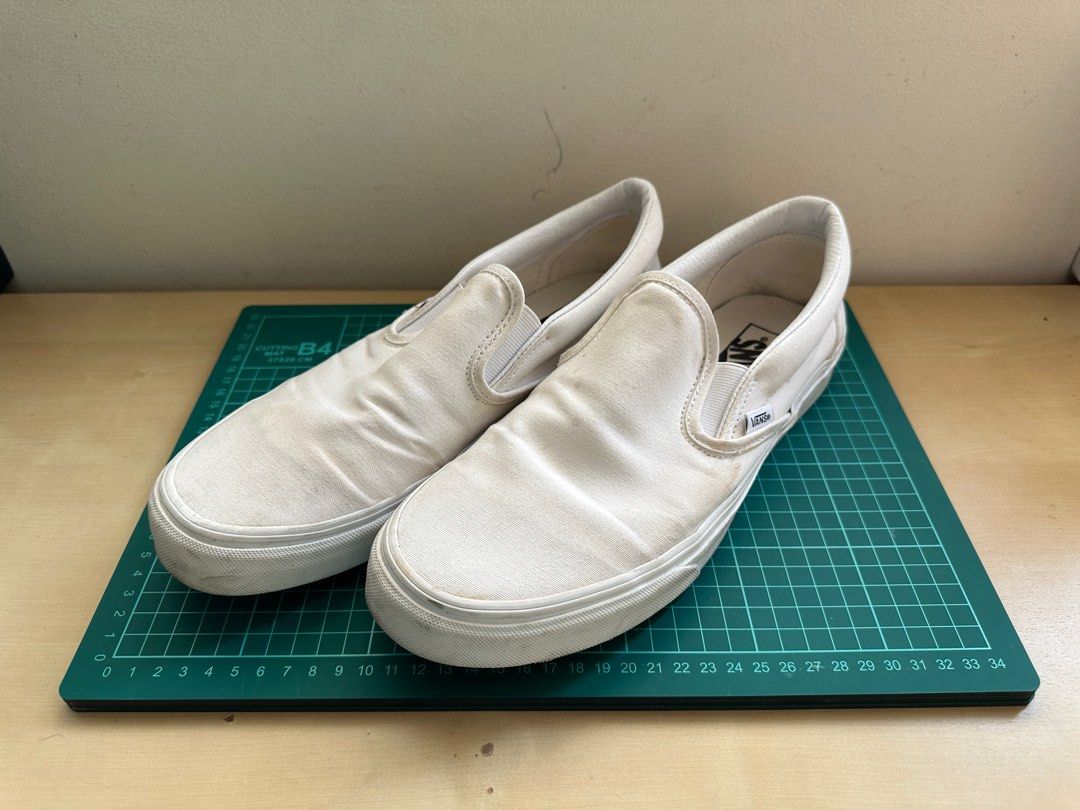 White vans slip sales ons on sale