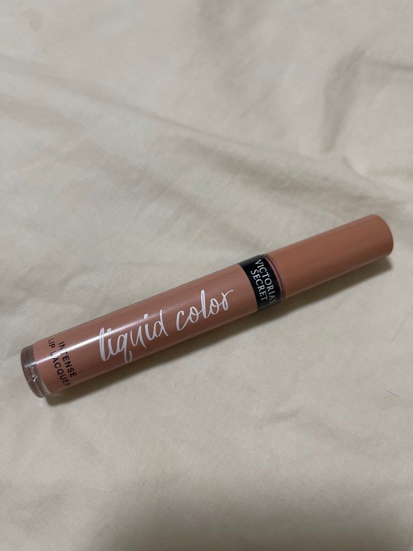 Victoria’s Secret Lip Lacquer Sultry Authentic (Category: Makeup) located in Cainta. Submitted by d3clutterw0rld (Listing ID 1258868949, Image 1). Description: Victoria’s Secret Lip Lacquer in the shade Sultry. - bought from SEPHORA US. - used once. no issues. - payment first, gcash only. Message me for more information. .