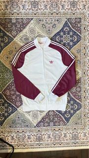 (Category: ) located in . Submitted by yatthriftstore2 (Listing ID 1258822949, Image 1). Description: .