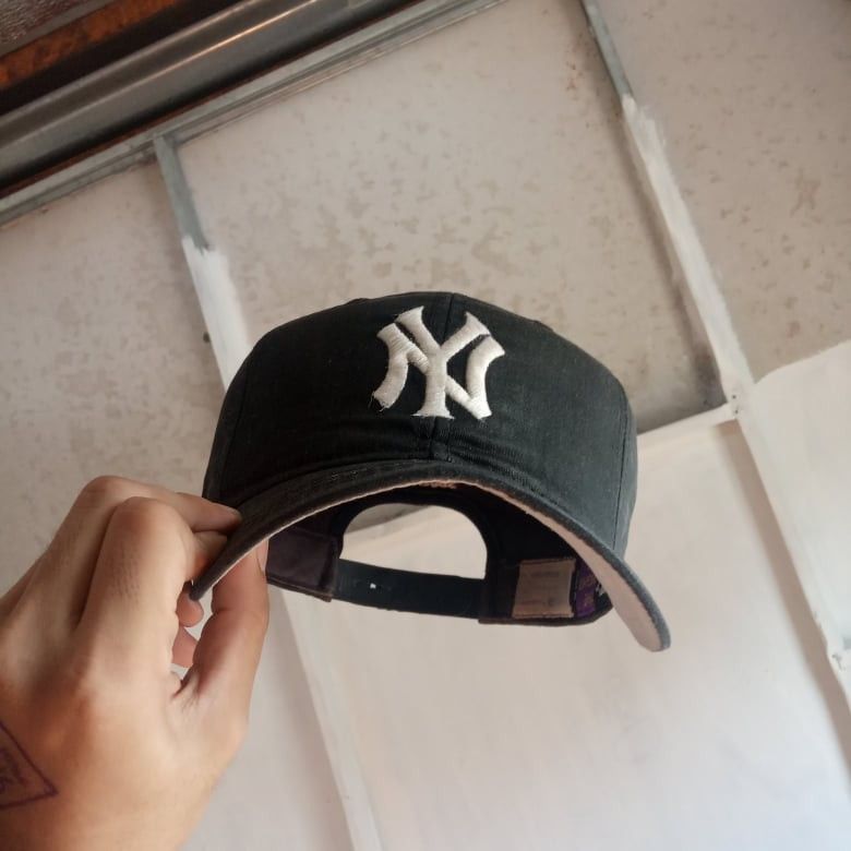 Vintage new era white tag, Men's Fashion, Watches & Accessories, Cap & Hats  on Carousell