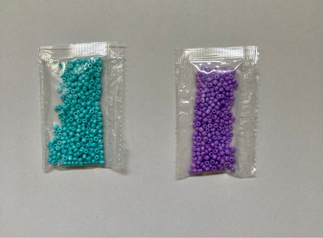 3mm seed beads 10g around 300 beads blue and purple Hobbies