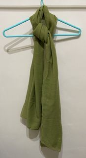 素面款溫柔色調抹綠圍巾