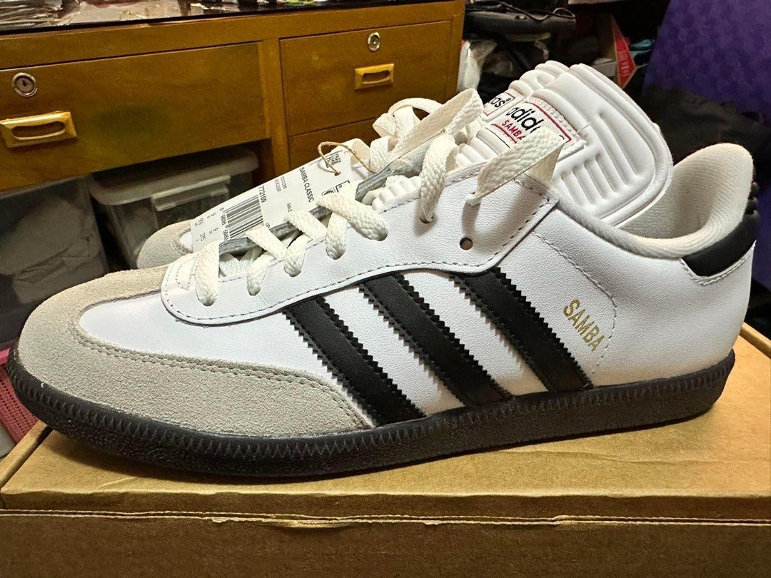 Adidas classic soccer top