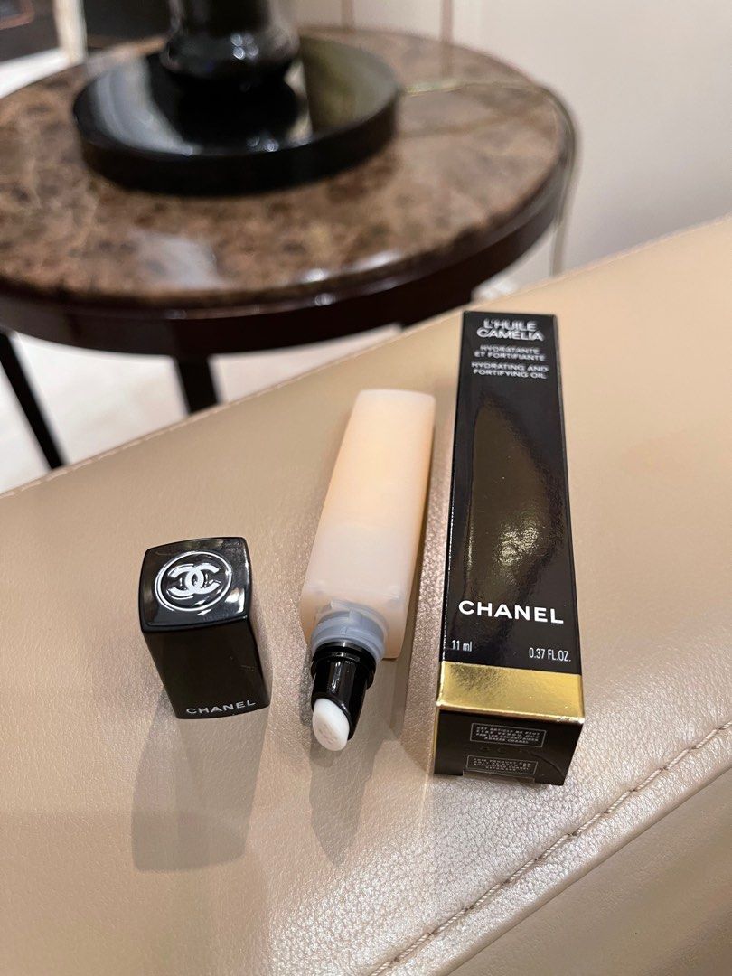 CHANEL L'HUILE CAMÉLIA HYDRATING & FORTIFYING NAIL