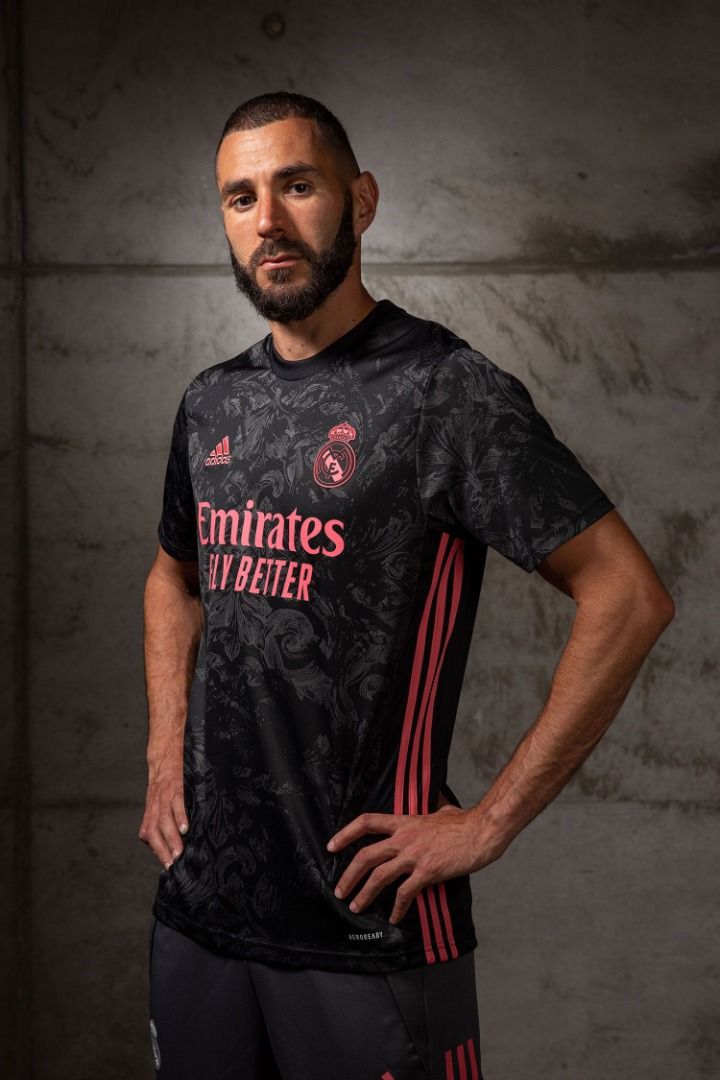 Real madrid shop authentic third jersey