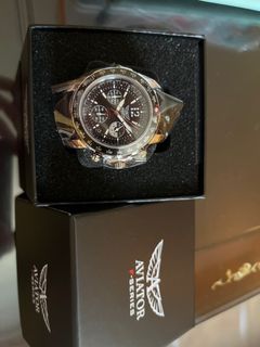 Aviator avw8822g80 on sale