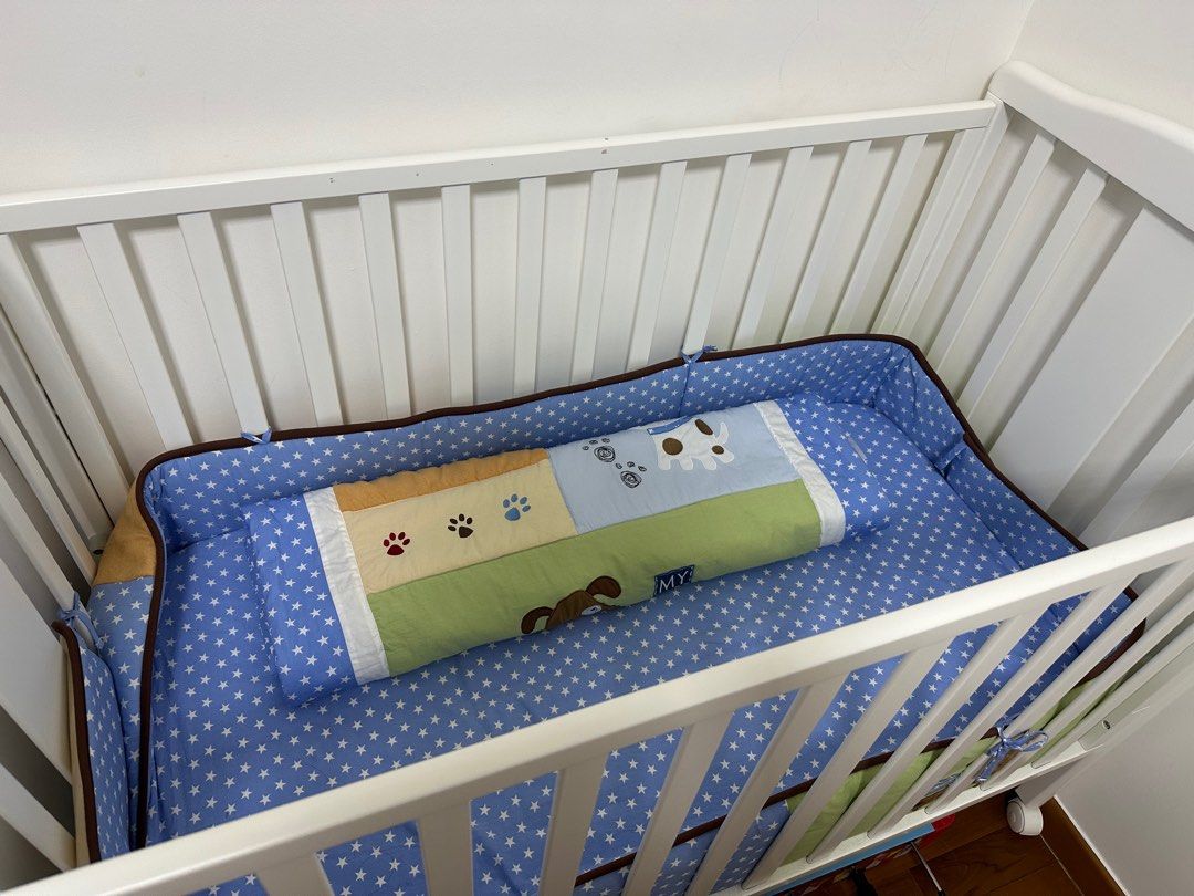 Italbaby Cot, Babies & Kids, Baby Nursery & Kids Furniture, Cots ...