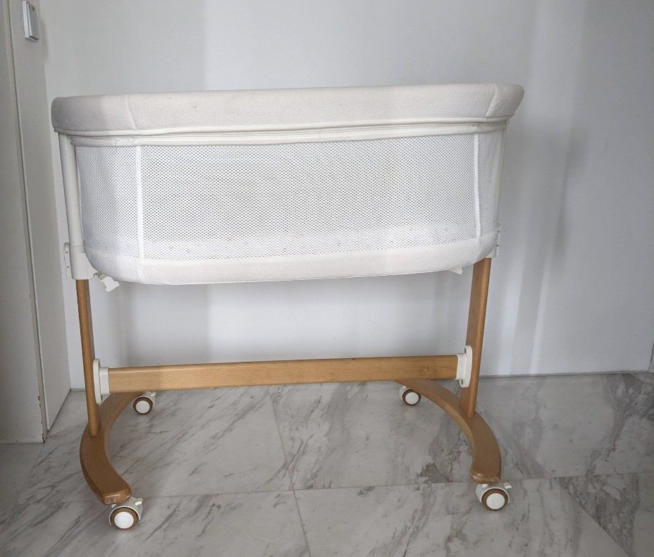 KUB Baby Cot Co sleeper bed 2 bed sheets Babies Kids Baby