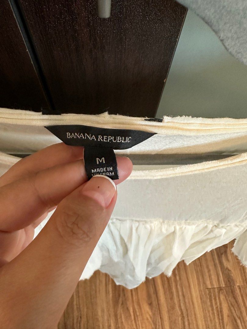 Banana Republic Cream Top (Category: Blouses) located in Manila. Submitted by mixandbits (Listing ID 1258902846, Image 3). Description: Never worn but no hangtag.