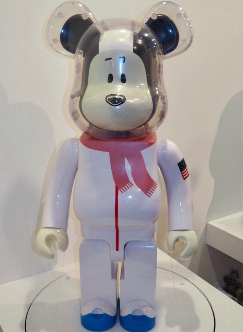 Bearbrick Snoopy astronaut 1000%