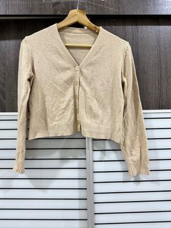 (Category: ) located in . Submitted by onlygoodpreloved (Listing ID 1259033846, Image 1). Description: .