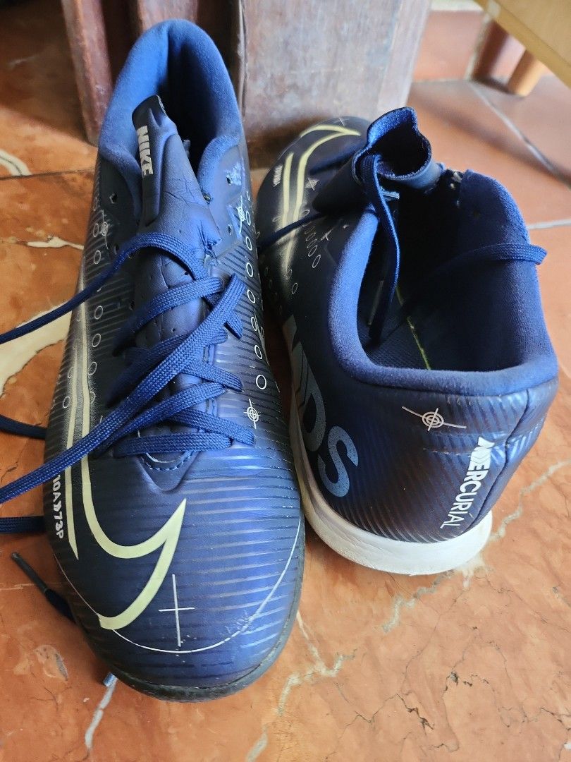 boys nike shoes 13