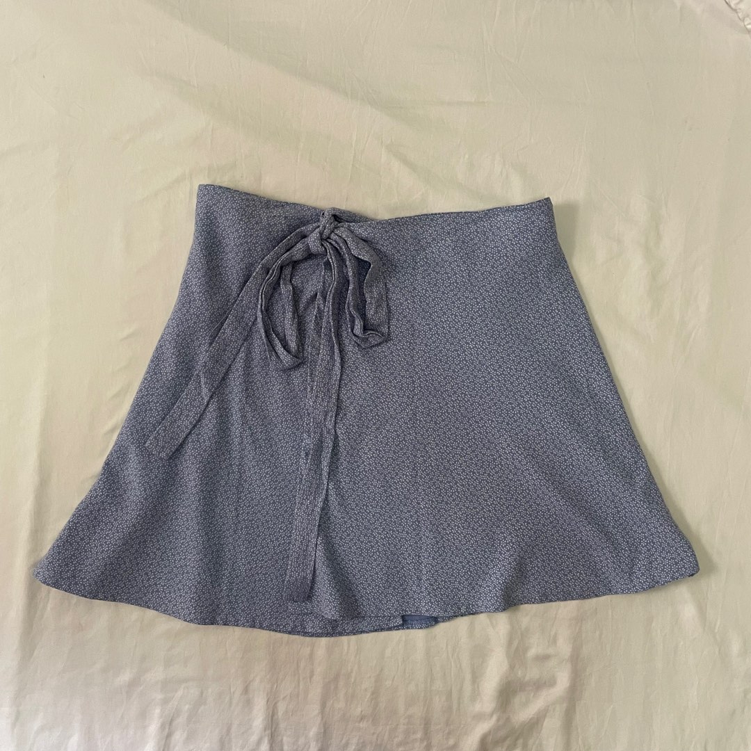 brandy melville wrap skirt, Women's Fashion, Bottoms, Skirts on Carousell