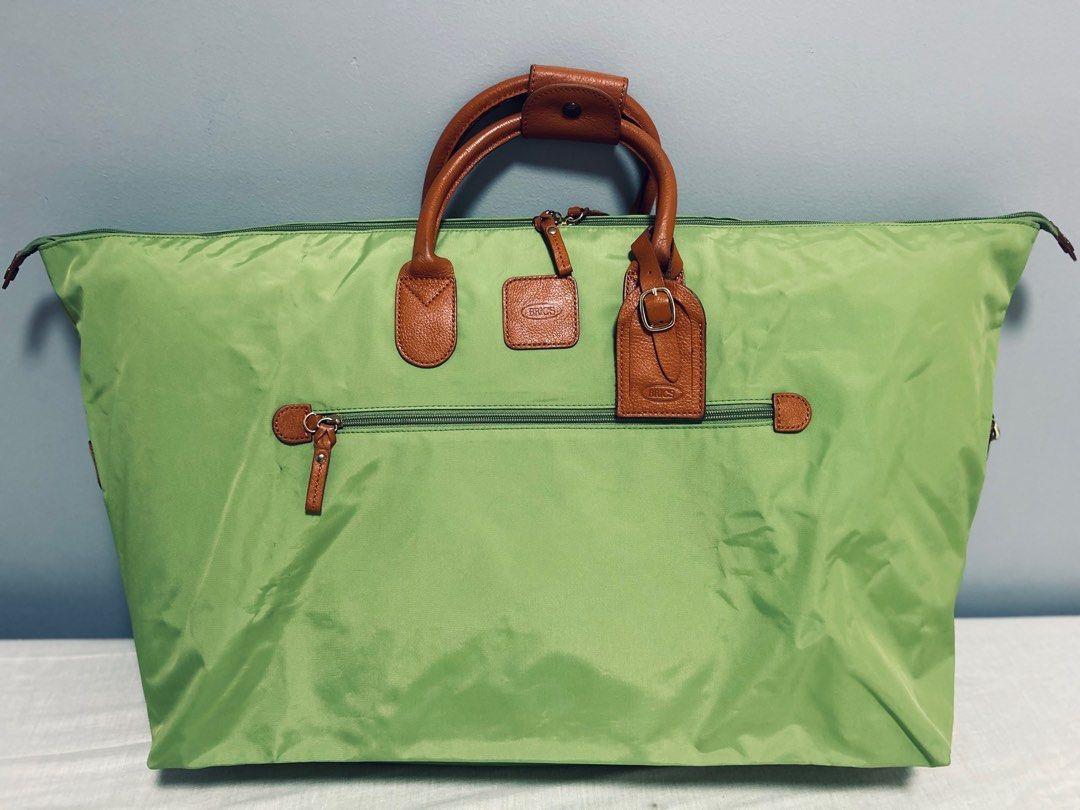 BRIC’S Travel weekend bag (Category: Luxury Bags & Wallets) located in Caloocan City. Submitted by marisale_closet (Listing ID 1258946970, Image 3). Description: Travelling duffel bag.