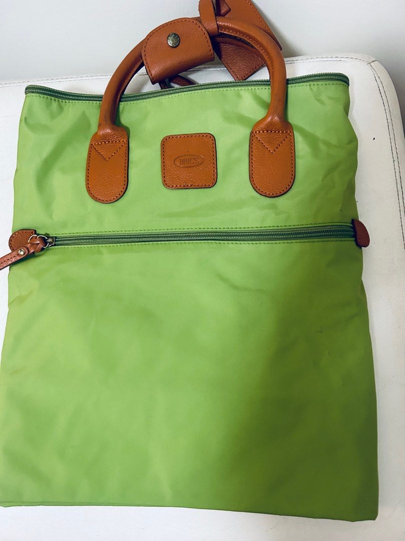 BRIC’S Travel weekend bag (Category: Luxury Bags & Wallets) located in Caloocan City. Submitted by marisale_closet (Listing ID 1258946970, Image 2). Description: Travelling duffel bag.