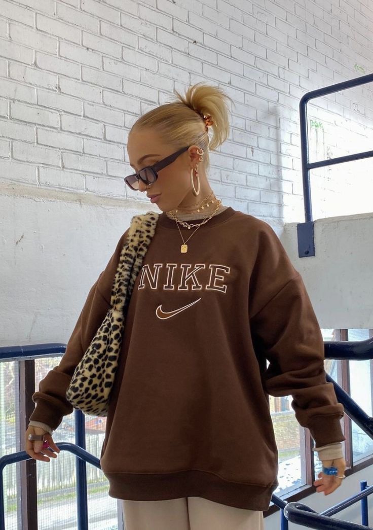 Nike clearance sweatshirt outfit
