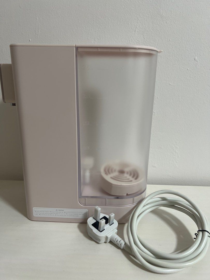 Bruno Water Dispenser, Furniture & Home Living, Kitchenware & Tableware, Pitchers & Dispensers