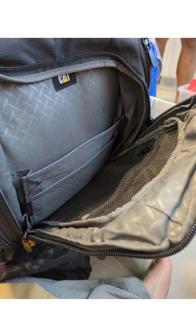 Caterpillar Laptop Bag, Men's Fashion, Bags, Backpacks on Carousell