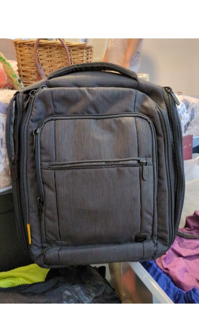Caterpillar Laptop Bag, Men's Fashion, Bags, Backpacks on Carousell