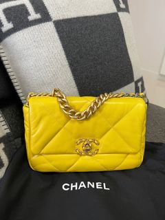 Louis Vuitton M81068 Sunflower Yellow Epi Leather Petit Sac Plat Shoulder  Bag (RFID)
