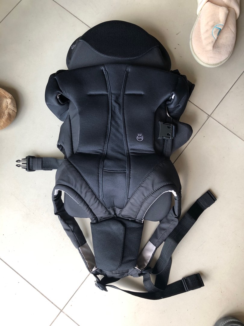 COMBI Baby Carrier compact four ways, Babies & Kids, Going Out, Carriers & Slings on Carousell