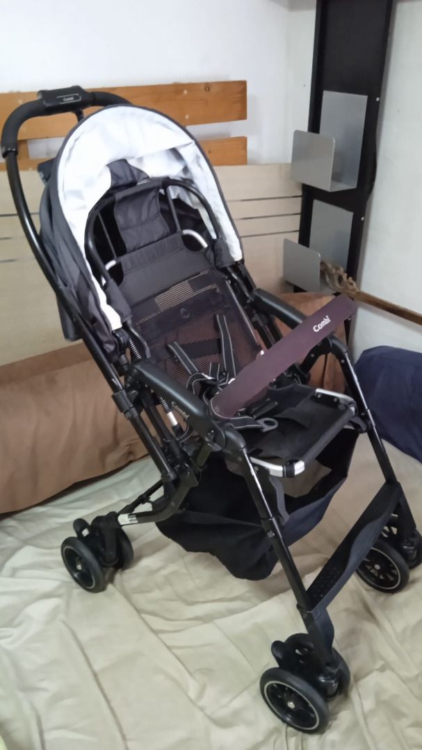 Combi Mechacal Handy Auto 4 Cas Stroller Shine Black