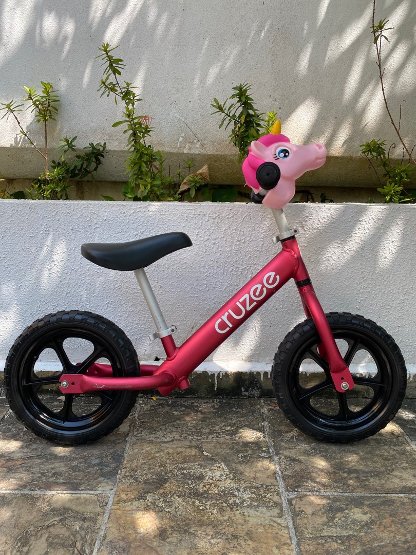 Used cruzee balance bike outlet