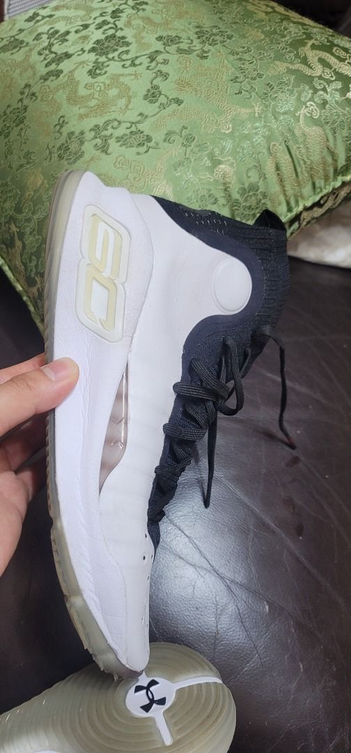 Curry 4 top size 9.5