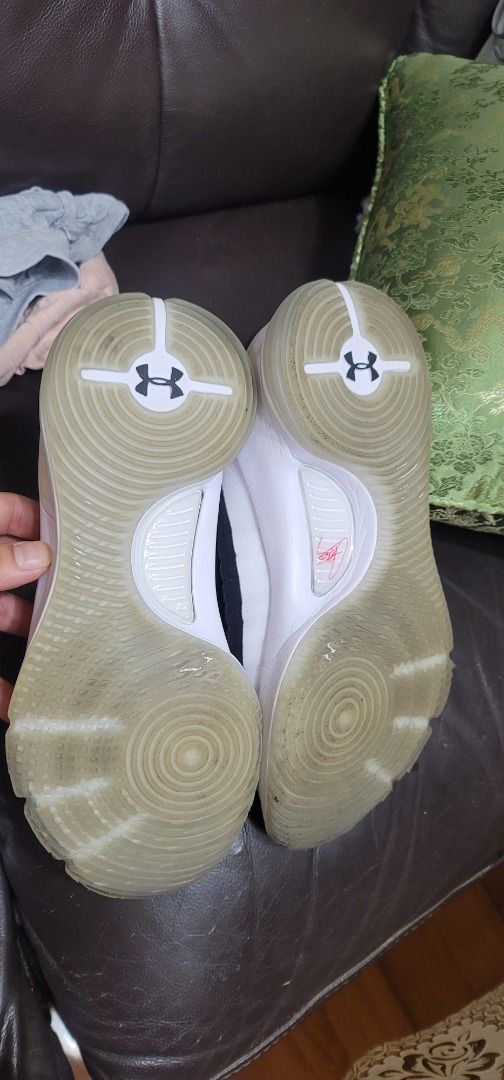 Curry 4 deals size 9.5