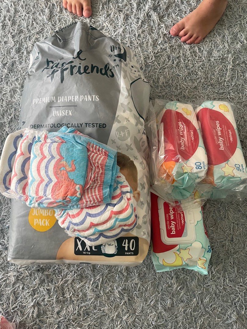 Diapers and wet wipes, Babies & Kids, Bathing & Changing, Diapers
