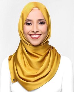 (Category: ) located in . Submitted by shazwardrobe (Listing ID 1259030918, Image 1). Description: .