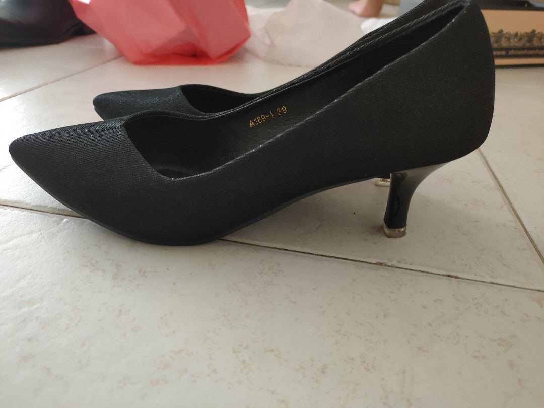 Elegant black deals heels