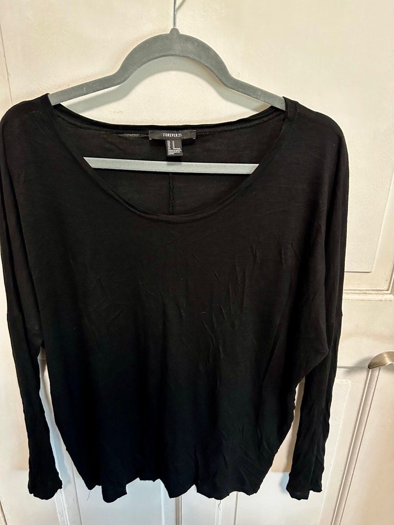 F21 Longsleeves Top (Category: Blouses) located in Manila. Submitted by mixandbits (Listing ID 1258978156, Image 2). Description: F21 Black Long sleeves Medium on tag fits Med to Large.