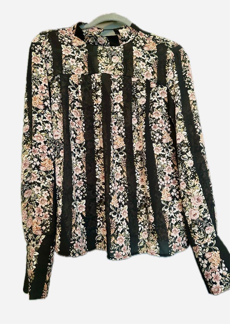 F21 Woven Top (Category: Blouses) located in Manila. Submitted by mixandbits (Listing ID 1258902309, Image 1). Description: Brandnew with hangtag.