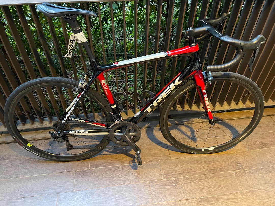 Trek Madone full carbon 56 size race bontrager 3.5 customized personal spec