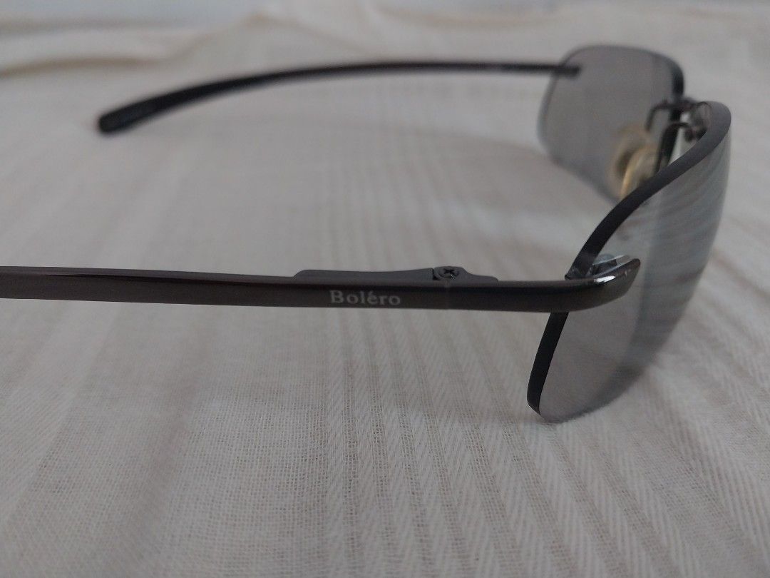 https://media.karousell.com/media/photos/products/2023/10/8/genuine_bolro_sunglasses_1696739020_5d868dc3_progressive.jpg