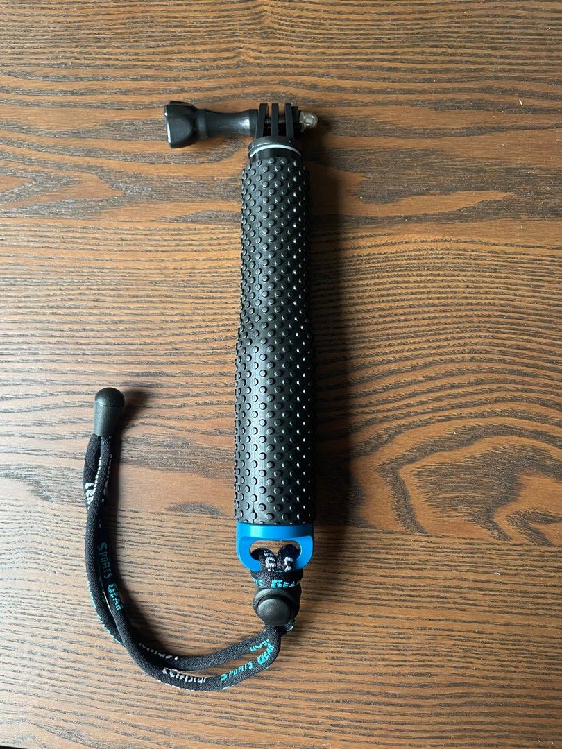 GoPro pole (Category: Other Accessories) located in Quezon City. Submitted by brllnt (Listing ID 1258918532, Image 1). Description: GoPro pole -180 degree adjustable head -lightweight and portable -19’ to 48’ -universal screw mount never used… pm if interested negotiable .