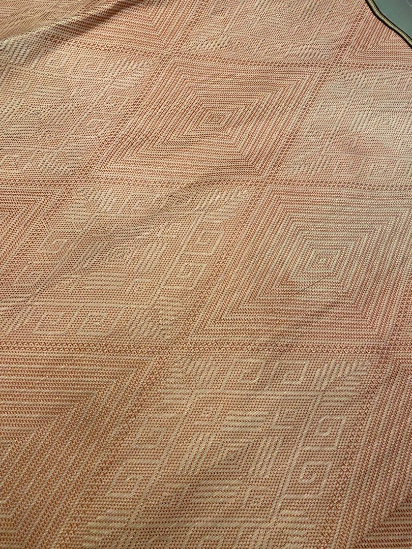 Halo Halo banig, Furniture & Home Living, Home Decor, Carpets, Mats