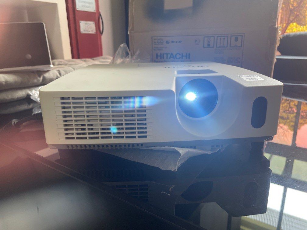 HITACHI CPX2510 projector, Mobile Phones & Gadgets, Other Gadgets on