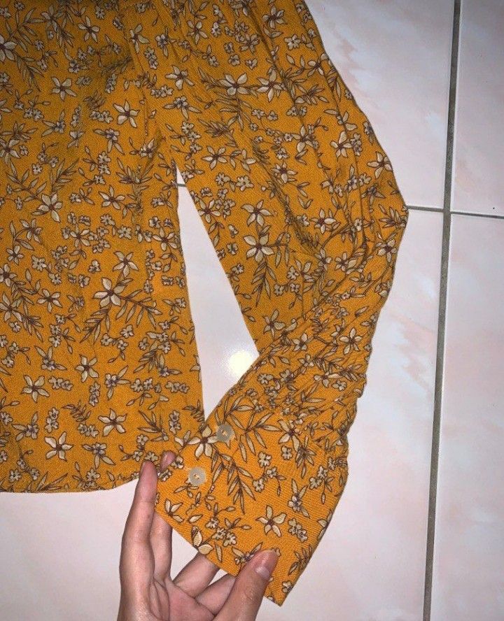 H&m top yellow blouse