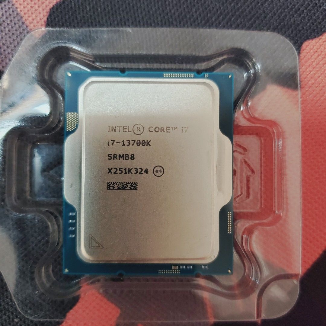 Intel® Core™ i7-13700K 處理器30M 快取記憶體，最高可達5.40 GHz