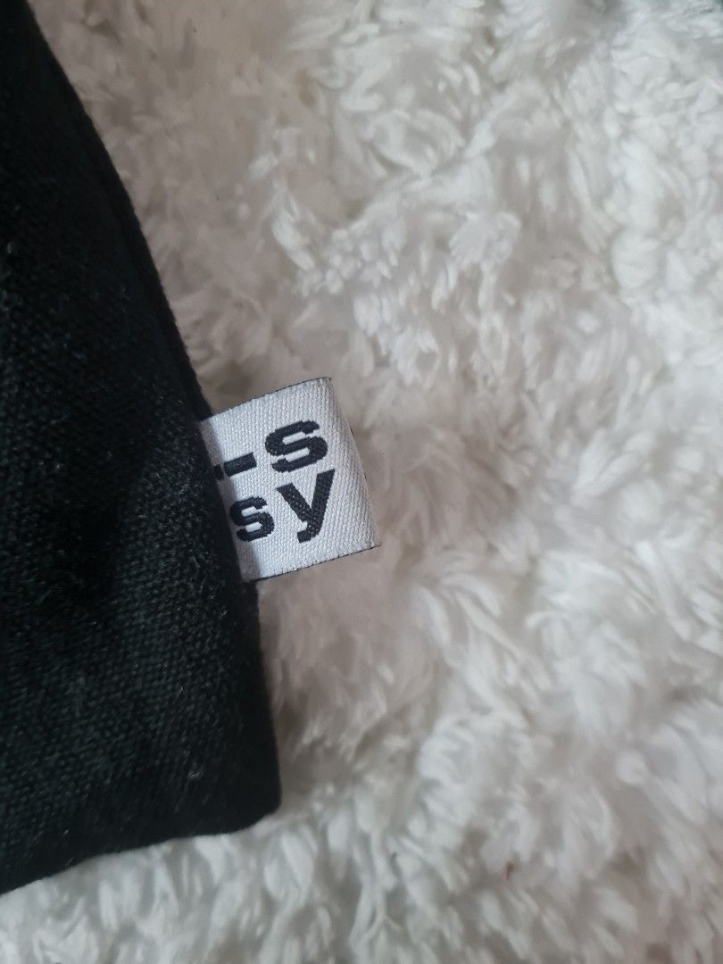 Issy and co makeup canvas bag (Category: Makeup) located in Quezon City. Submitted by tecsonkim (Listing ID 1258979915, Image 2). Description: .