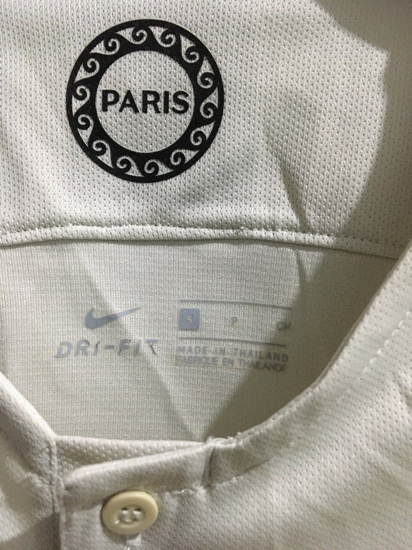 Jersey PSG Louis Vuitton edition, Olah Raga, Baju Olahraga di
